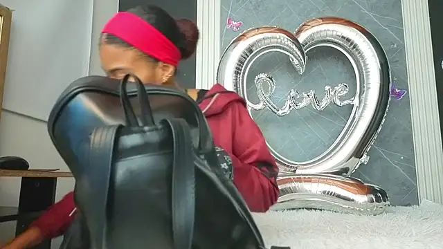 Snapshot of YummyDuooo chatting on February 18, 2026, 11:06 am YummyDuooo online show from February 18, 2026, 11:06 am