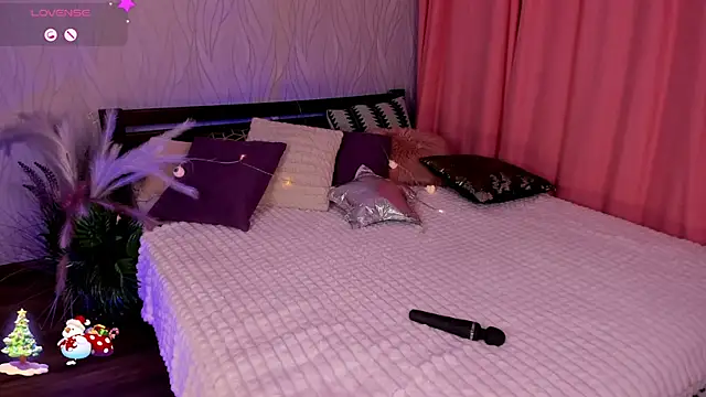 Snapshot of Miss_Elia chatting on December 25, 2024, 6:19 pm Miss Elia online show from December 25, 2024, 6:19 pm