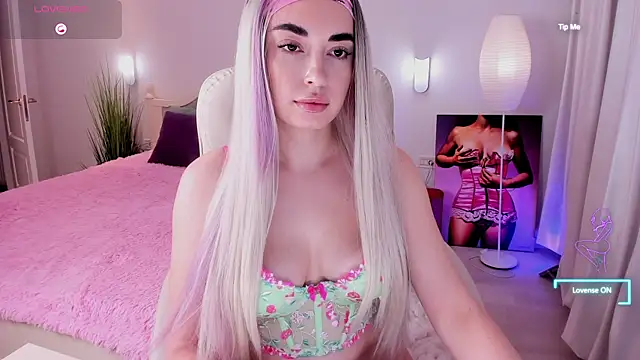 Snapshot of Miss_Elia chatting on January 16, 2025, 5:12 pm Miss Elia online show from January 16, 2025, 5:12 pm