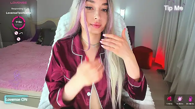 Snapshot of Miss_Elia chatting on January 29, 2025, 4:19 pm Miss Elia online show from January 29, 2025, 4:19 pm