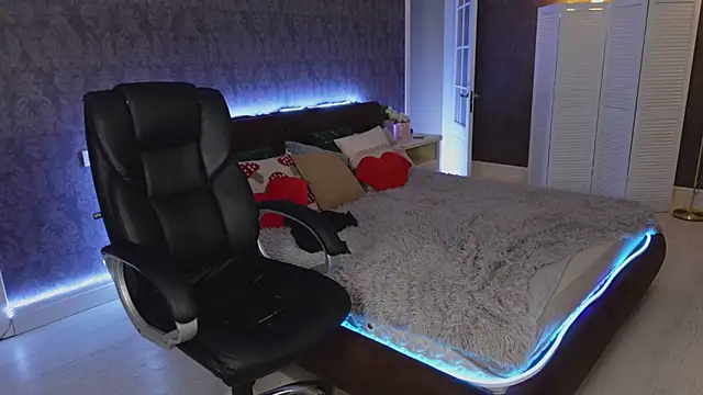 Snapshot of Miss_Elia chatting on March 16, 2025, 7:49 pm Miss Elia online show from March 16, 2025, 7:49 pm