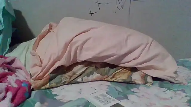 Snapshot of Whiper2024 chatting on September 30, 2025, 4:39 am Whiper2024 online show from September 30, 2025, 4:39 am