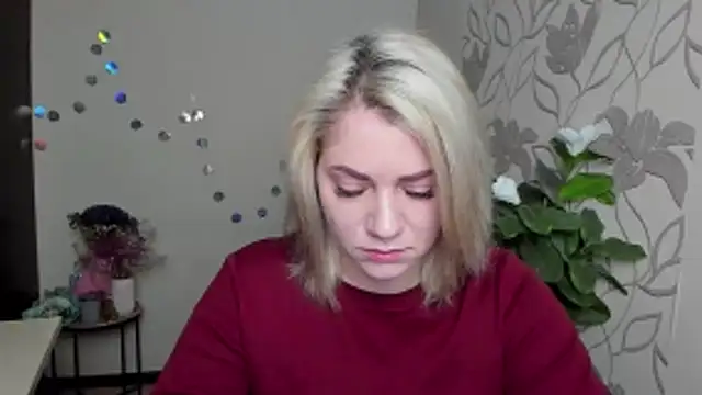 Snapshot of MariaSttone chatting on December 21, 2025, 12:12 pm MariaSttone online show from December 21, 2025, 12:12 pm