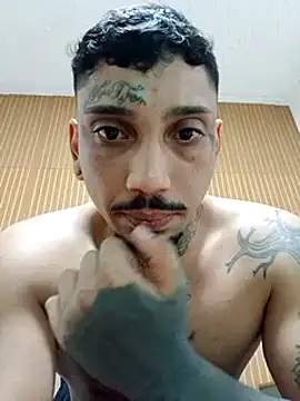 Snapshot of Guihenrick chatting on February 16, 2026, 10:50 pm Guihenrick online show from February 16, 2026, 10:50 pm