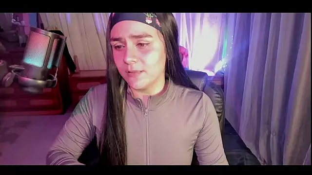 Snapshot of isabelacooperr chatting on February 10, 2026, 3:27 pm isabelacooperr online show from February 10, 2026, 3:27 pm