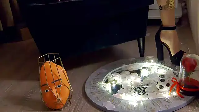 Snapshot of FeetVibe chatting on January 31, 2025, 9:05 am FeetVibe online show from January 31, 2025, 9:05 am