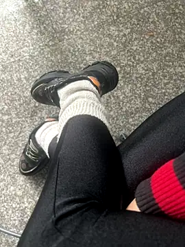 Snapshot of FeetVibe chatting on October 7, 2025, 6:54 am FeetVibe online show from October 7, 2025, 6:54 am