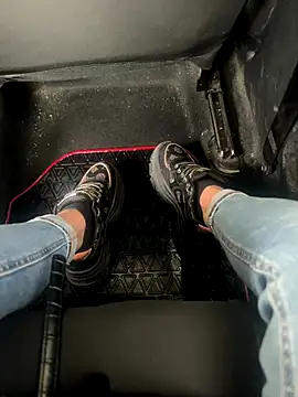 Snapshot of FeetVibe chatting on October 10, 2025, 5:50 am FeetVibe online show from October 10, 2025, 5:50 am