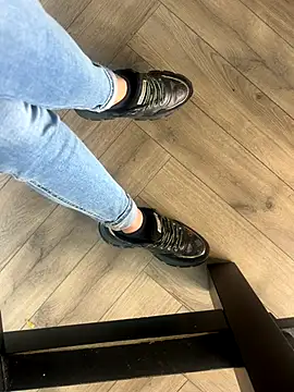 Snapshot of FeetVibe chatting on October 13, 2025, 7:19 am FeetVibe online show from October 13, 2025, 7:19 am