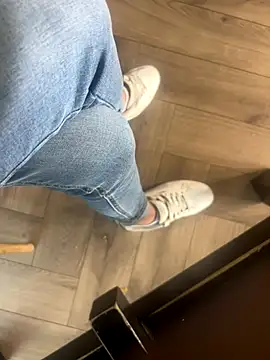 Snapshot of FeetVibe chatting on October 14, 2025, 7:20 am FeetVibe online show from October 14, 2025, 7:20 am