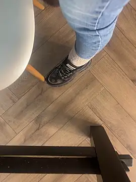 Snapshot of FeetVibe chatting on October 15, 2025, 6:46 am FeetVibe online show from October 15, 2025, 6:46 am