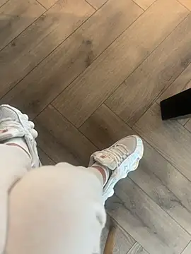 Snapshot of FeetVibe chatting on October 18, 2025, 7:31 am FeetVibe online show from October 18, 2025, 7:31 am