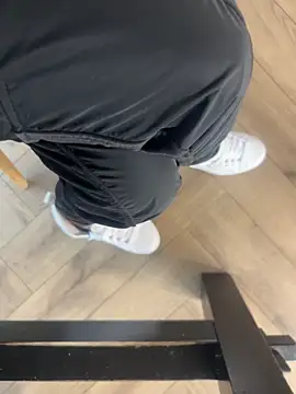 Snapshot of FeetVibe chatting on October 24, 2025, 7:16 am FeetVibe online show from October 24, 2025, 7:16 am