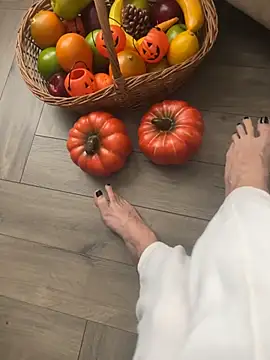 Snapshot of FeetVibe chatting on October 26, 2025, 7:58 am FeetVibe online show from October 26, 2025, 7:58 am