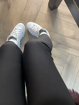 Snapshot of FeetVibe chatting on November 6, 2025, 7:31 am FeetVibe online show from November 6, 2025, 7:31 am