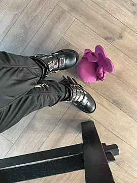 Snapshot of FeetVibe chatting on February 12, 2026, 7:36 am FeetVibe online show from February 12, 2026, 7:36 am