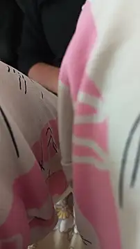 Snapshot of Official_queen chatting on November 1, 2025, 7:54 am Official queen online show from November 1, 2025, 7:54 am