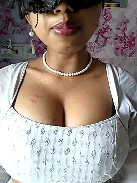 Snapshot of sandy_naughty chatting on February 13, 2026, 8:10 am sandy naughty online show from February 13, 2026, 8:10 am