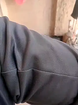 Snapshot of Vinay-kumar89 chatting on December 19, 2025, 7:15 am Vinay-kumar89 online show from December 19, 2025, 7:15 am