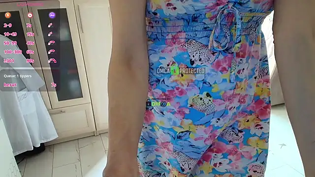 Snapshot of MilfeaN chatting on October 26, 2025, 10:54 am MilfeaN online show from October 26, 2025, 10:54 am