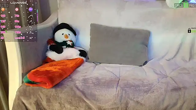 Snapshot of MilfeaN chatting on December 20, 2025, 1:40 pm MilfeaN online show from December 20, 2025, 1:40 pm