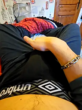 Azerty0911 online show from November 28, 2025, 8:17 am