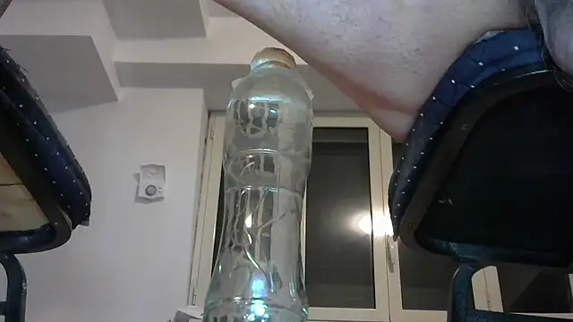 Snapshot of alkro63 chatting on December 3, 2025, 6:17 pm alkro63 online show from December 3, 2025, 6:17 pm