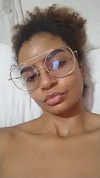 Snapshot of Emanuelle_manu chatting on March 8, 2026, 2:04 am Emanuelle manu online show from March 8, 2026, 2:04 am