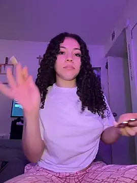 Snapshot of ladylavish chatting on February 7, 2026, 4:49 am ladylavish online show from February 7, 2026, 4:49 am