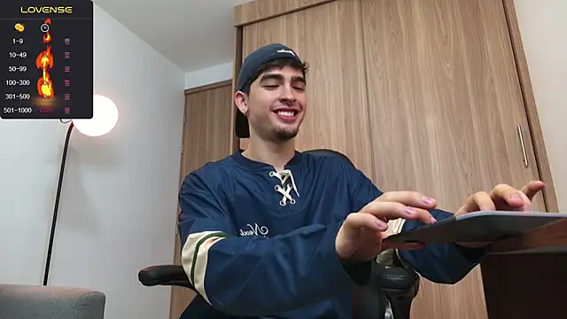 Snapshot of zenn_rush1 chatting on December 30, 2024, 12:09 pm zenn rush1 online show from December 30, 2024, 12:09 pm