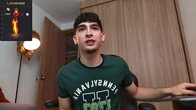 Snapshot of zenn_rush1 chatting on January 8, 2025, 12:37 pm zenn rush1 online show from January 8, 2025, 12:37 pm