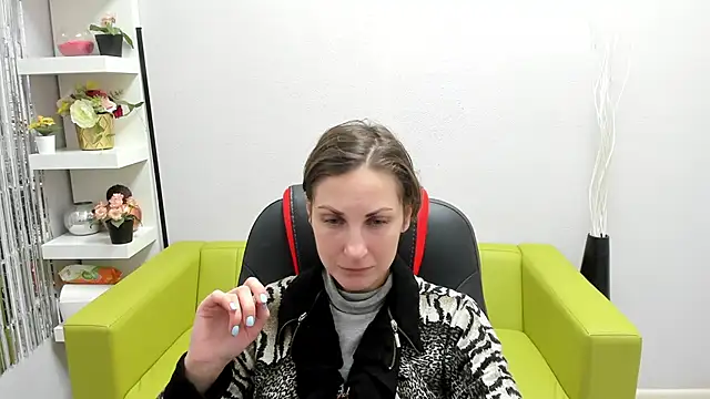 Snapshot of AuroraScript chatting on December 21, 2024, 3:31 pm AuroraScript online show from December 21, 2024, 3:31 pm