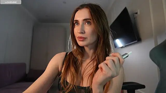 Coconutkittyy online show from November 27, 2025, 6:32 pm