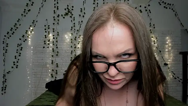 Snapshot of fiery_stella chatting on October 3, 2025, 9:50 am fiery stella online show from October 3, 2025, 9:50 am