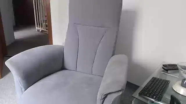 Snapshot of ak616263 chatting on November 4, 2025, 12:48 pm ak616263 online show from November 4, 2025, 12:48 pm