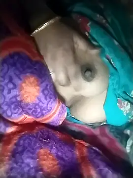 Snapshot of saloni19881 chatting on February 25, 2026, 4:22 am saloni19881 online show from February 25, 2026, 4:22 am