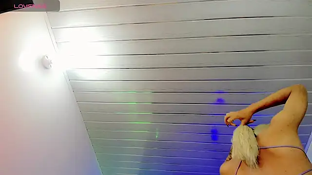 Gabyqueen70 online show from May 15, 2026, 3:02 am
