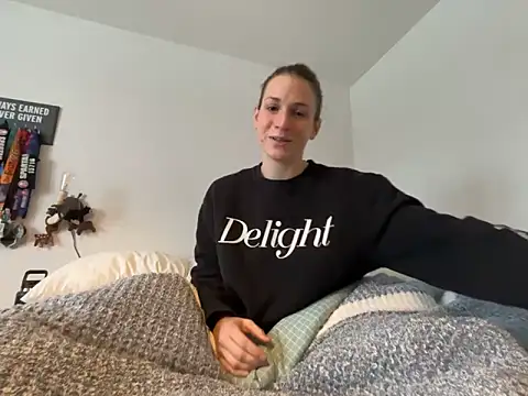 Snapshot of MissSwitch chatting on January 3, 2025, 1:47 pm MissSwitch online show from January 3, 2025, 1:47 pm