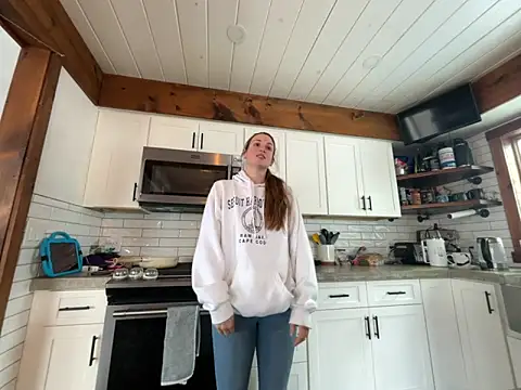 Snapshot of MissSwitch chatting on January 24, 2025, 7:49 pm MissSwitch online show from January 24, 2025, 7:49 pm