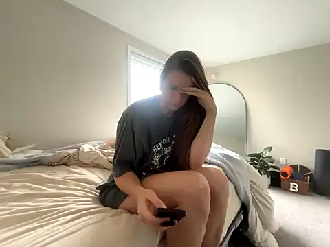 Snapshot of MissSwitch chatting on October 7, 2025, 2:03 pm MissSwitch online show from October 7, 2025, 2:03 pm