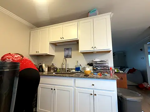 Snapshot of MissSwitch chatting on December 2, 2025, 2:23 pm MissSwitch online show from December 2, 2025, 2:23 pm