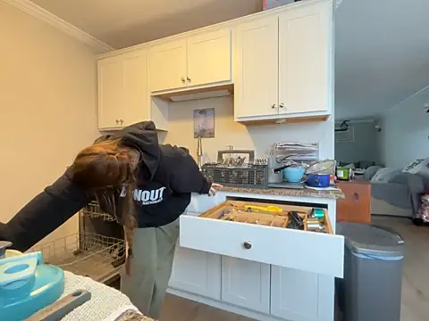 Snapshot of MissSwitch chatting on December 16, 2025, 1:38 pm MissSwitch online show from December 16, 2025, 1:38 pm