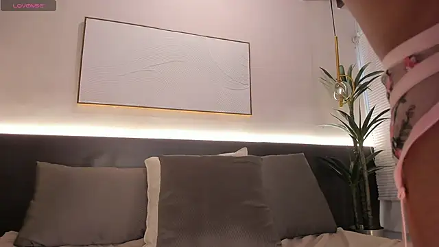 SophieBlake online show from February 16, 2025, 7:27 pm