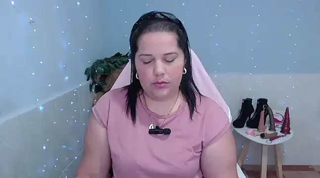 kiara scottt online show from January 7, 2025, 5:01 am