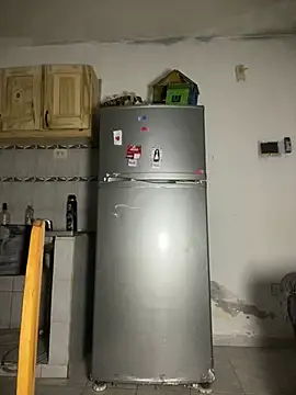 PEACHY439 online show from February 10, 2026, 4:49 am