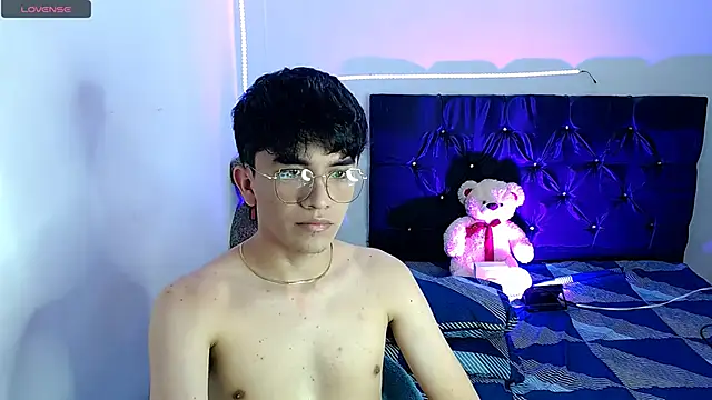 Snapshot of benji_hoter chatting on October 17, 2025, 9:17 pm benji hoter online show from October 17, 2025, 9:17 pm