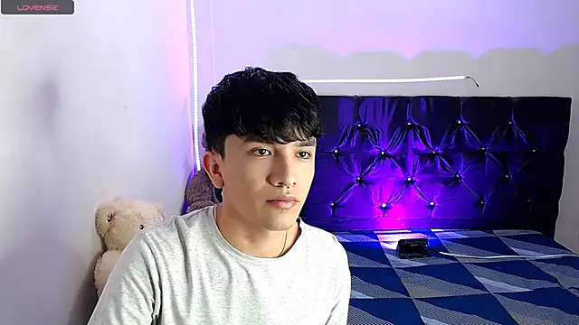 Snapshot of benji_hoter chatting on October 18, 2025, 10:21 pm benji hoter online show from October 18, 2025, 10:21 pm