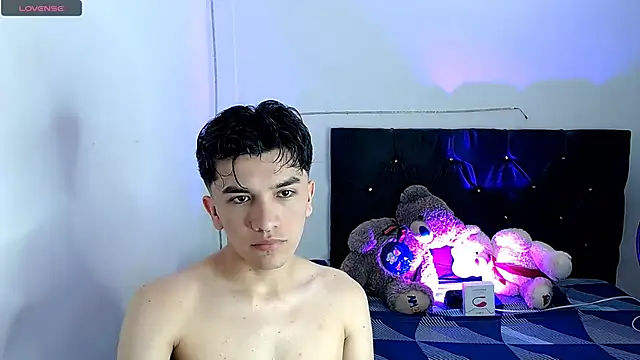 Snapshot of benji_hoter chatting on October 21, 2025, 10:54 pm benji hoter online show from October 21, 2025, 10:54 pm