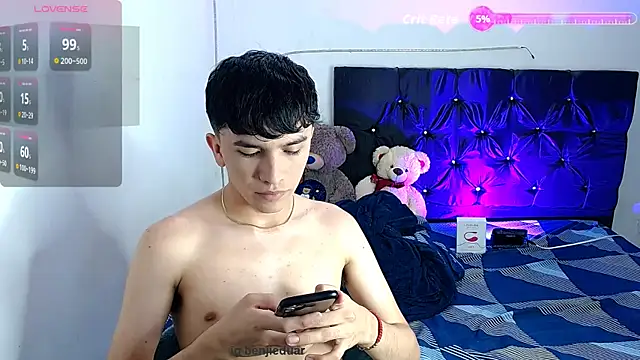 Snapshot of benji_hoter chatting on November 14, 2025, 10:18 pm benji hoter online show from November 14, 2025, 10:18 pm