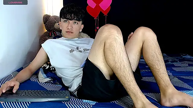 Snapshot of benji_hoter chatting on February 23, 2026, 10:40 pm benji hoter online show from February 23, 2026, 10:40 pm